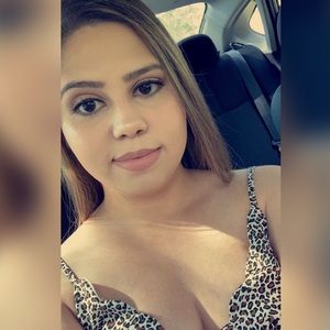 Meet your Posher, Yadira